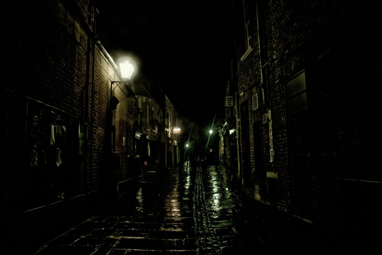 After Midnight: Photographer captures wet, wintery scenes in London and ...