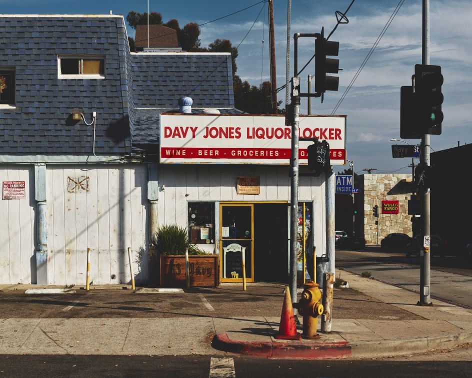 Davy Jones Liquor Locker, Los Angeles, 2017 © Ben Hassett