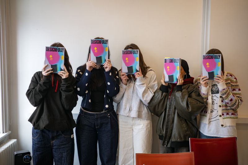 كيف يعيد المصمم لوك تونج كتابة قواعد العروض الإبداعية