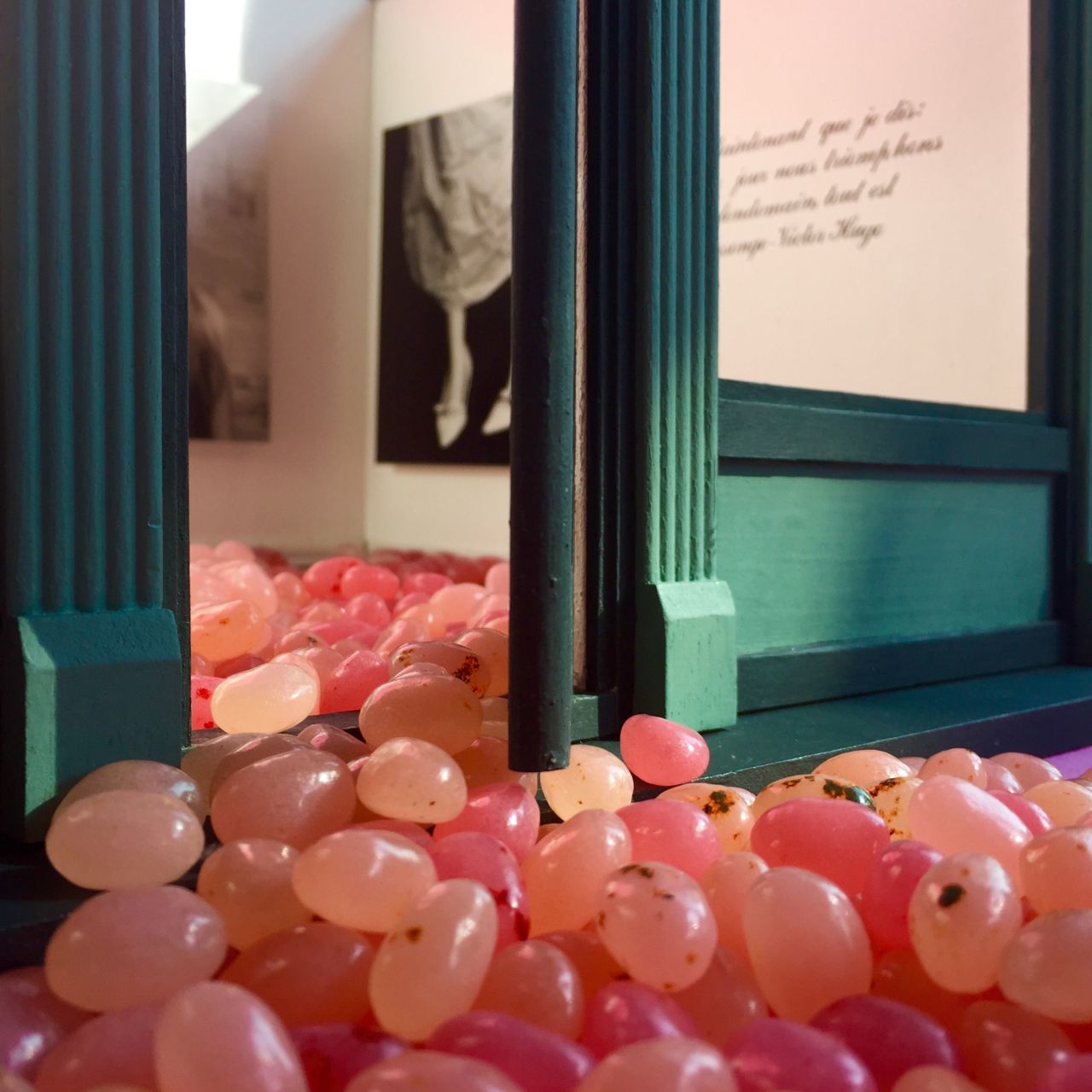 Kim Shaw, Eye Candy , 2017, pigment print © Kim Shaw