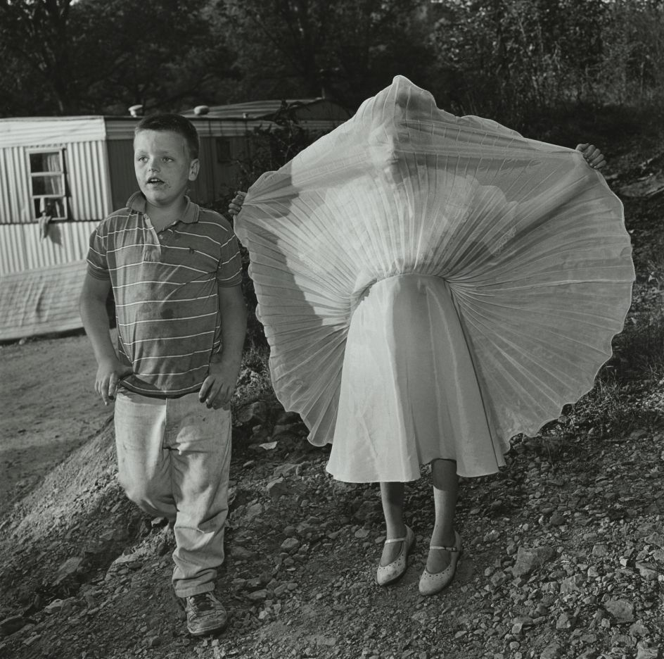 Jeff Gilman and Stacy Spiyey, Mc Kee, Kentucky © Mary Ellen Mark. Courtesy of Howard Greenberg Gallery