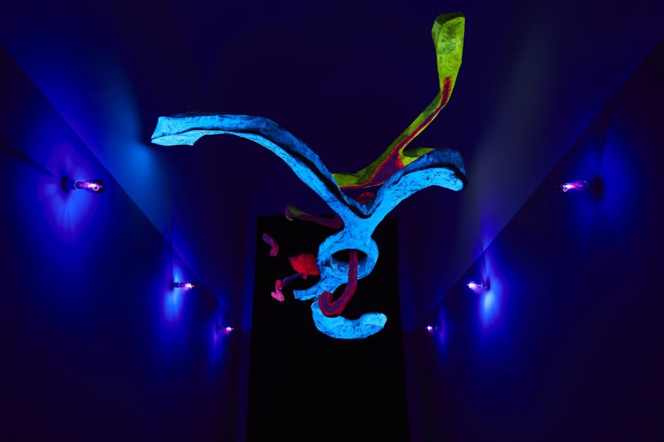 Lucio Fontana, Ambiente spaziale a luce nera, 1948-49/2017, installation view at Pirelli HangarBicocca, Milan, 2017. Courtesy Pirelli HangarBicocca, Milan. ©Fondazione Lucio Fontana Photo: Agostino Osio