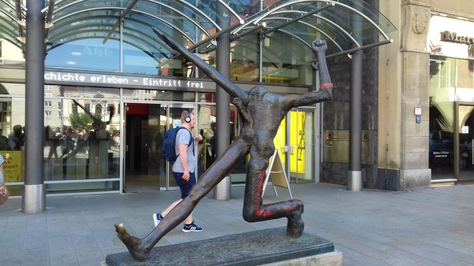 The controversial statute outside the Forum of Contemporary History Leipzig