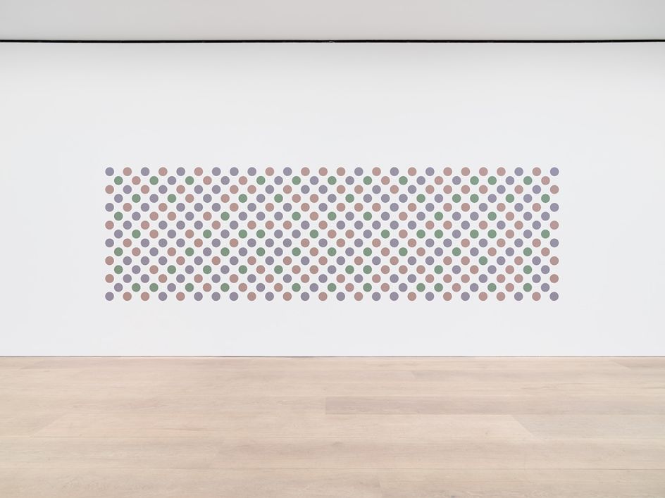Bridget Riley Cosmos 2 2017 Graphite and acrylic on plaster wall 65 x 220 7/8 inches 165 x 561 cm © Bridget Riley 2017, all rights reserved. Courtesy David Zwirner, New York/London