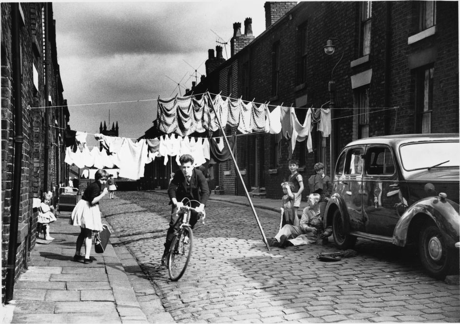 Shirley Baker Salford 1962 © Estate of Shirley Baker, Courtesy of The Photographers’ Gallery