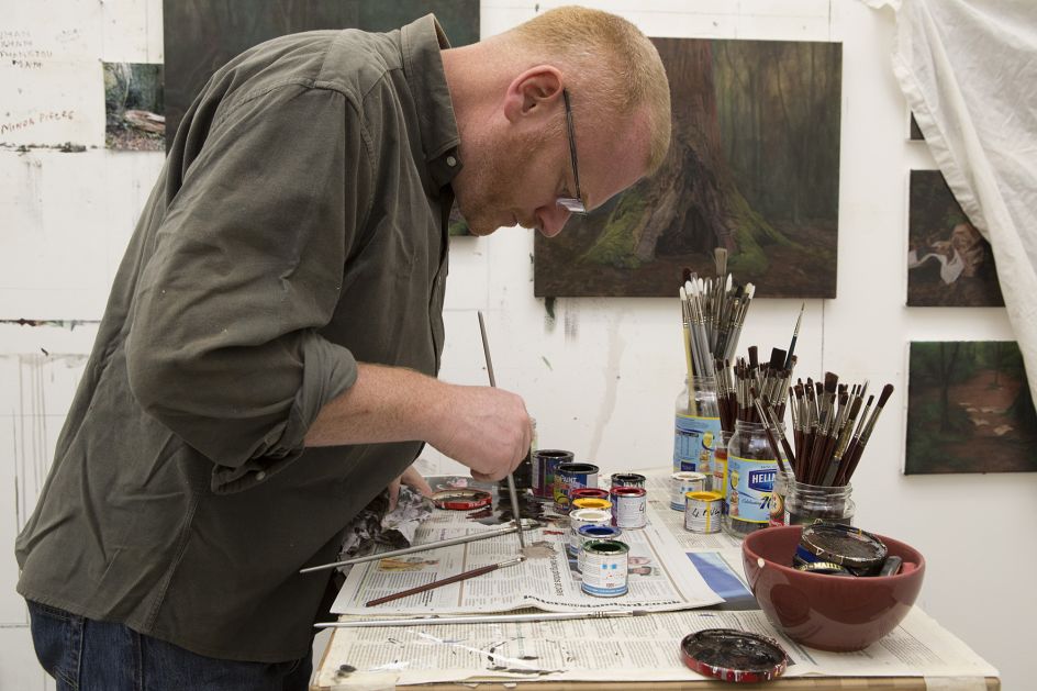 George Shaw mixing paints in studio © Courtesy: The Artist and Wilkinson Gallery, London / photo The National Gallery, London