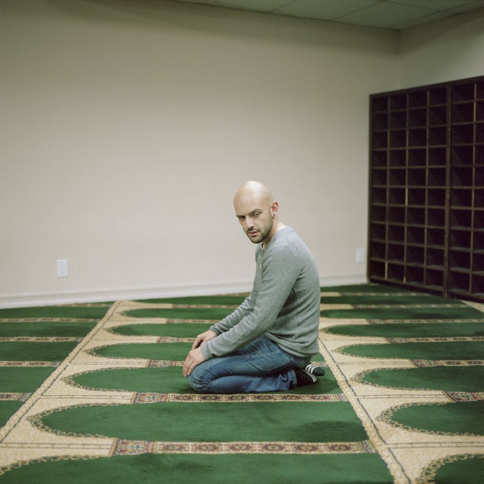 Jason, Los Angeles © Lia Darjes: “When I converted to Islam a couple of years ago, it [being gay] wasn’t an issue for me. I had just realized that I wanted to be a Muslim, and being a Muslim at that moment, as a very early young Muslim, it was all about my connection with God, and getting close to God. A month later, I realized that I needed to look to what the Quran and everybody says about being gay. … And everything was extremely negative, very, very negative. And it was very disturbing to me.”