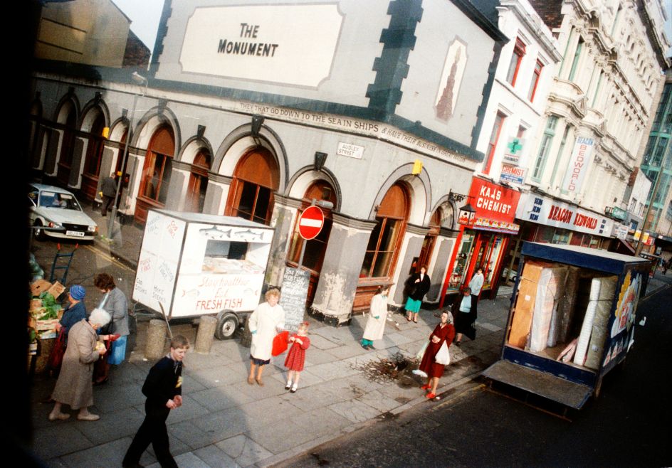 London Road (meet you by the fish van), 1989 © Tom Wood courtesy RRB Photobooks