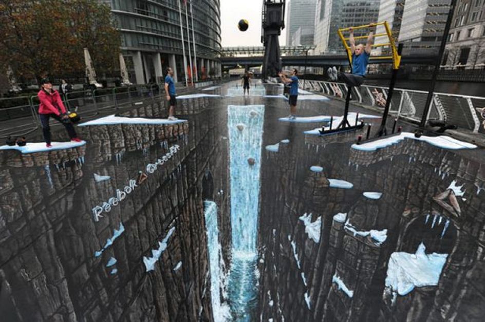 3Dアート Fun 3D Road Art, Hand Drawn Charcoal Illusion - YouTube