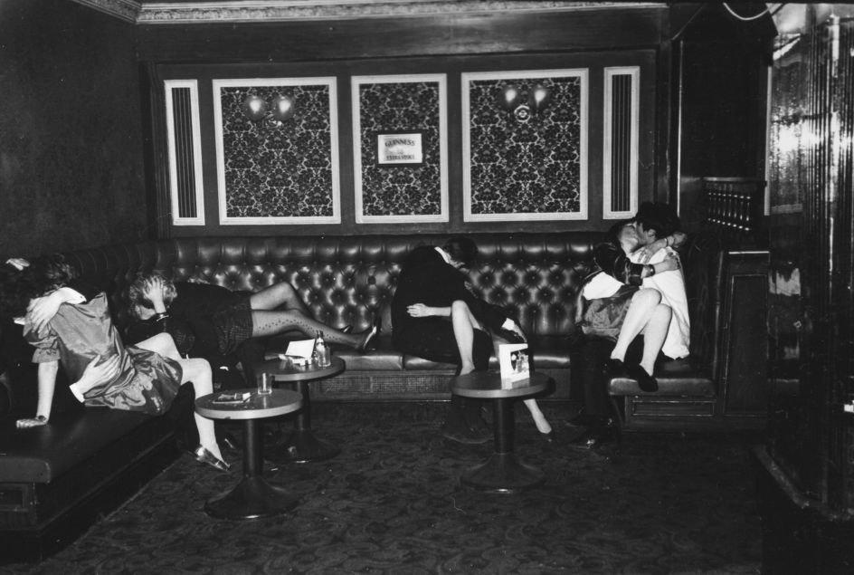 New College May Ball, Oxford, 1986 © Dafydd Jones, from the book The Last Hurrah published by STANLEY/BARKER