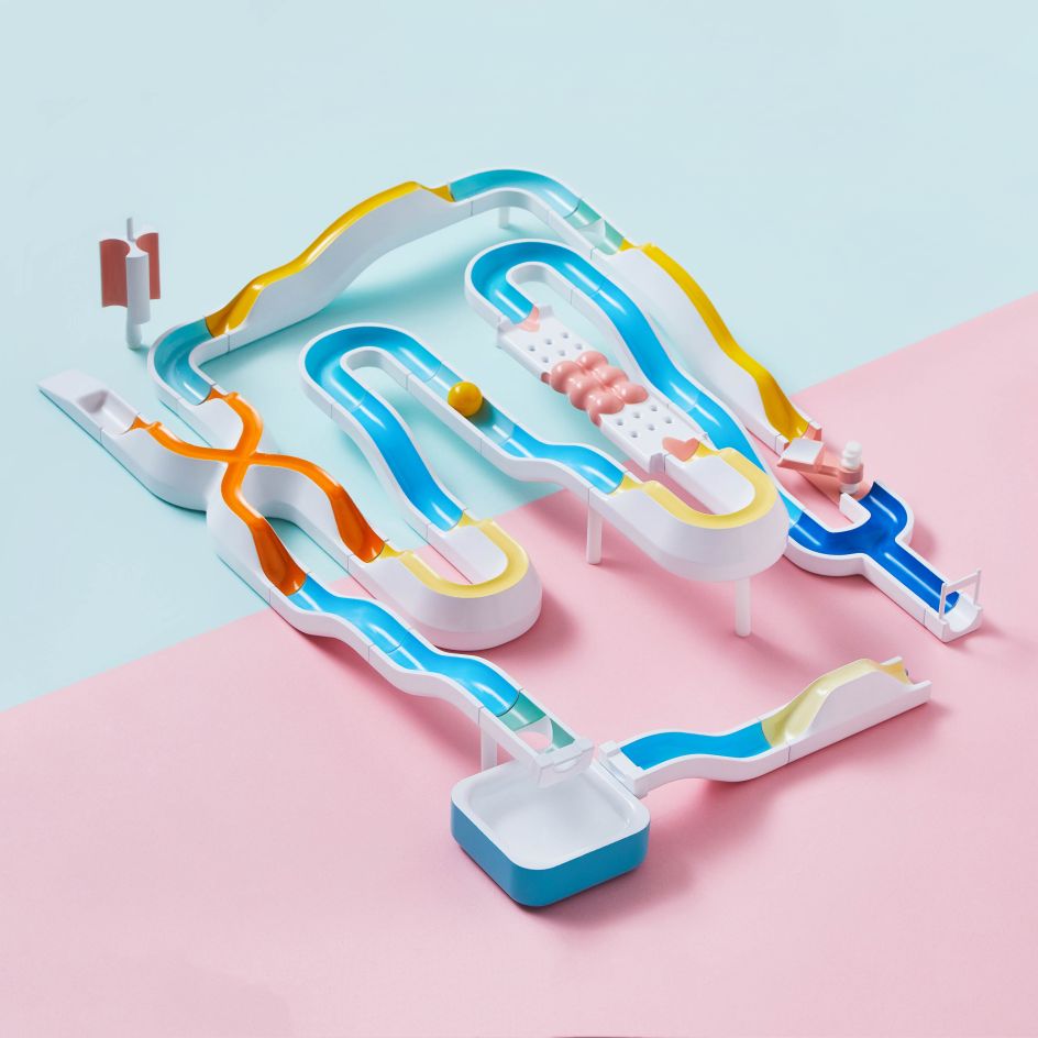 P Y Lung Breath Training Game by Yuzhen Lin, Yiting Chang and Yuhsiang Hou. Winner in the Toy, Games and Hobby Products Design Category, 2018-2019.