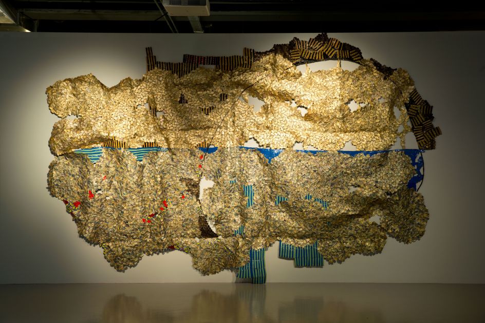 El Anatsui, Untitled, 2016 (bottle caps)