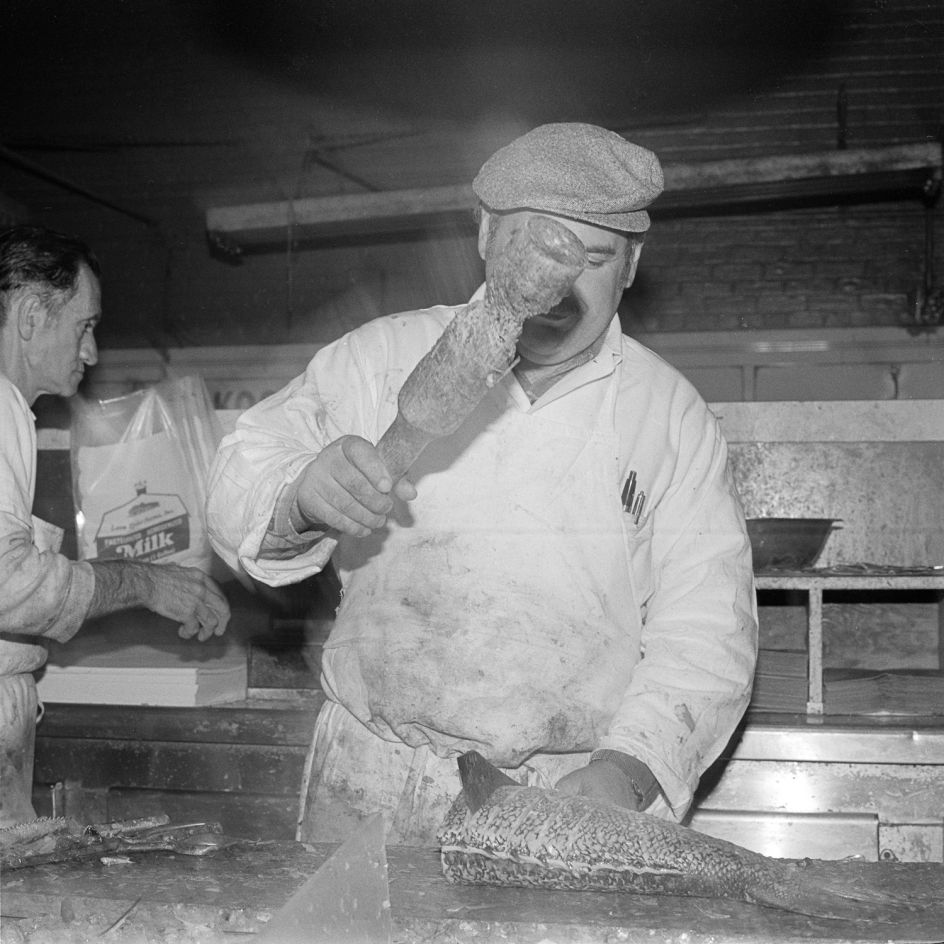 Slicing Fish at the Essex Street Market, NY, March 1978 © Meryl Meisler