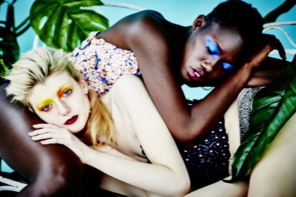 Aminata & Sarah Leonie in my kitchen Hamburg, 2016 © Esther Haase