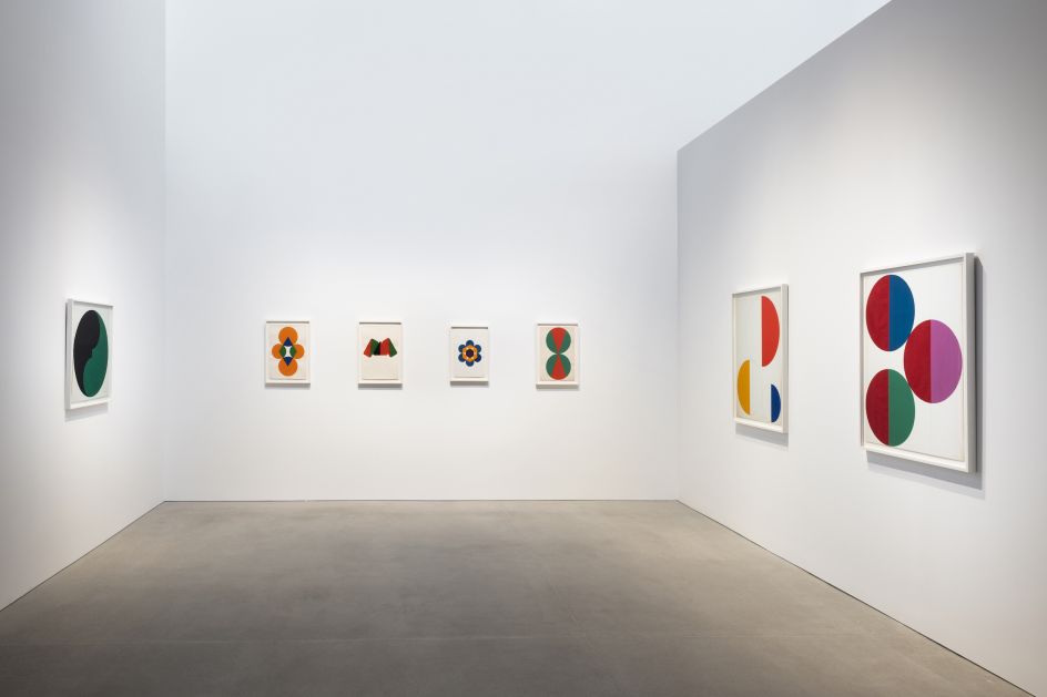 © Leon Polk Smith – Installation view of Endless Space