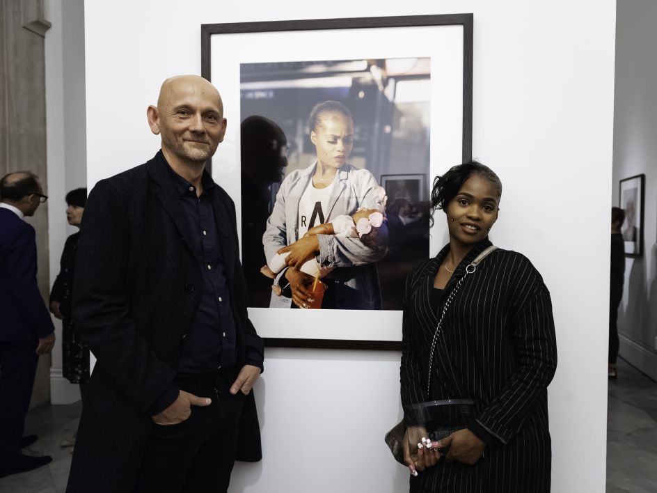 Second prize winner, Enda Bowe with sitter Cybil McAddy. Photograph by Jorge Herrera