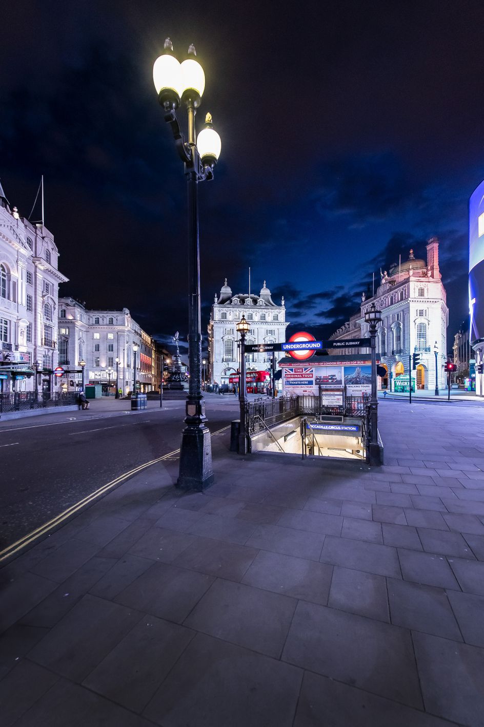 Piccadilly Circus, 2 April 2020 © Jan Enkelmann