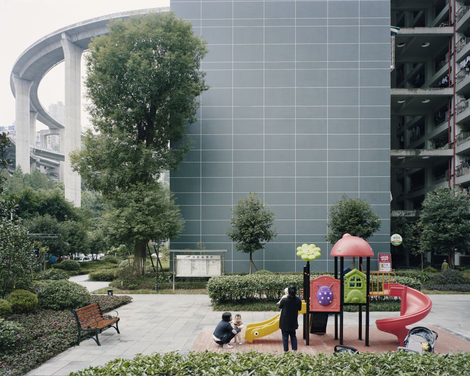 Courtyard of an apartment complex near Caiyuanba Bridge, Chongqing, 2017 © Yan Wang Preston