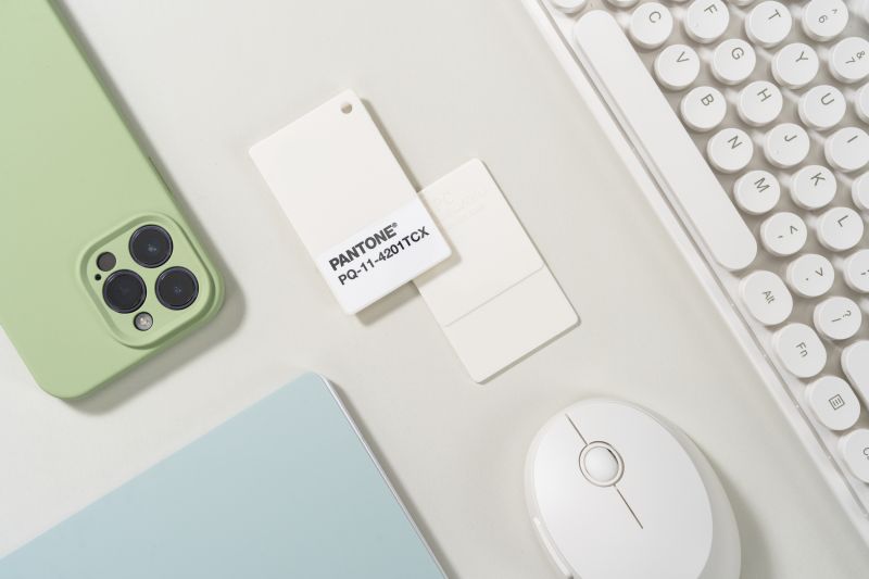 بانتون تختار «راقصة الغيوم» لون العام ٢٠٢٦  
وتدعو المبدعين إلى التنفّس من جديد