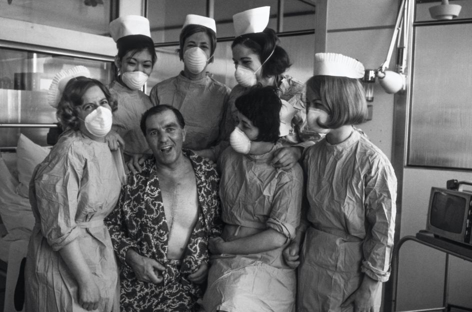 Britain’s first heart transplant patient Frederick West with nurses at the National Heart Hospital in London, 1968. He would survive for just 46 days after receiving the donor heart.