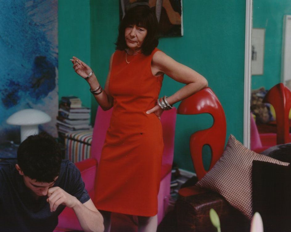 Tina Barney - The Red Sheath, 2001 © Tina Barney, Courtesy of Paul Kasmin Gallery