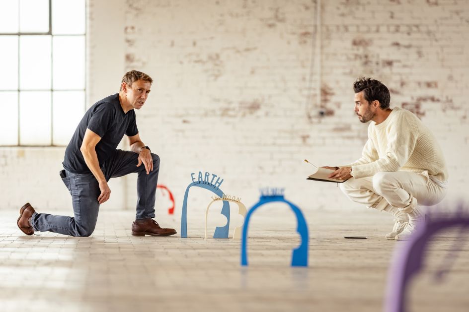 Professor Stephen Smartt with Oliver Jeffers