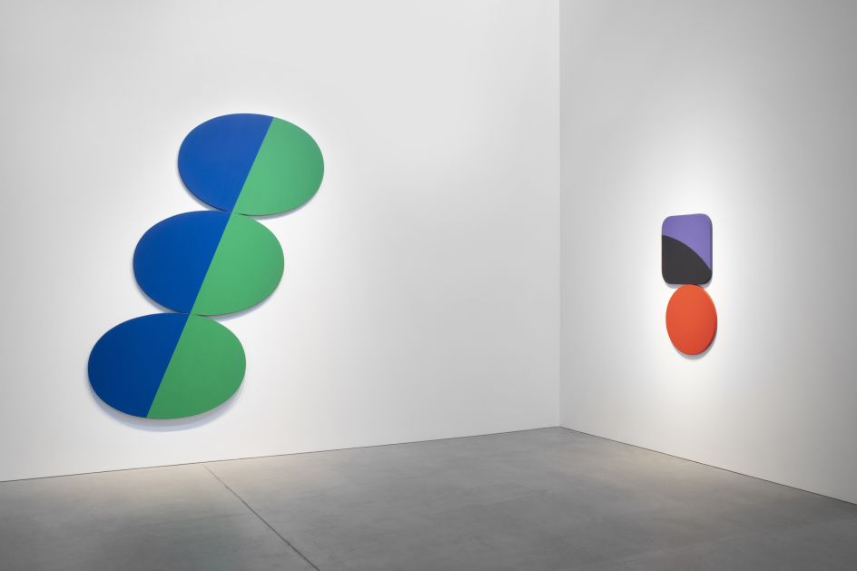 © Leon Polk Smith – Installation view of Endless Space