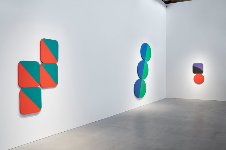 © Leon Polk Smith – Installation view of Endless Space