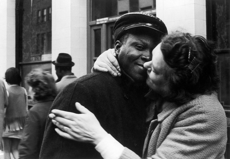 Outside the Piss House Pub, Portabello Road, 1968. © Charlie Phillips and nickyakehurst.com