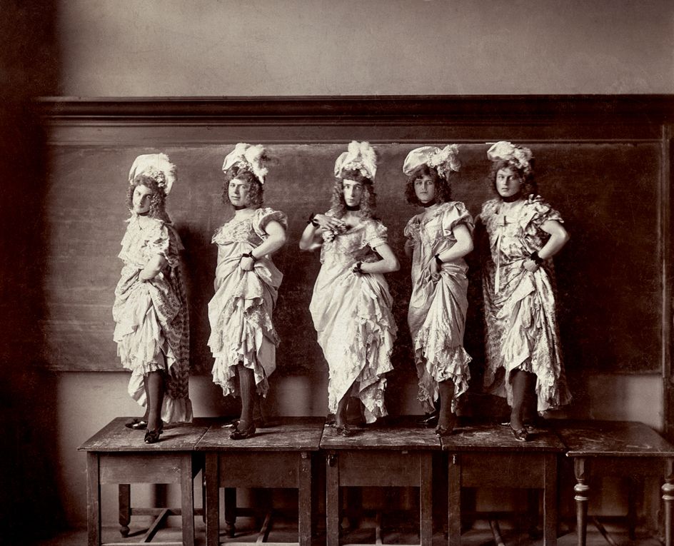 Five performers on a platform. Handwritten on verso 'Haris Fifi, Zerneck Joe, Gaby Zerkovitz, Stasik Ficzin Mehelyi Mimi’. Albumen print, Hungary, circa 1900. © Sebastian Lifshitz Collection Courtesy of Sebastian Lifshitz and The Photographers’ Gallery