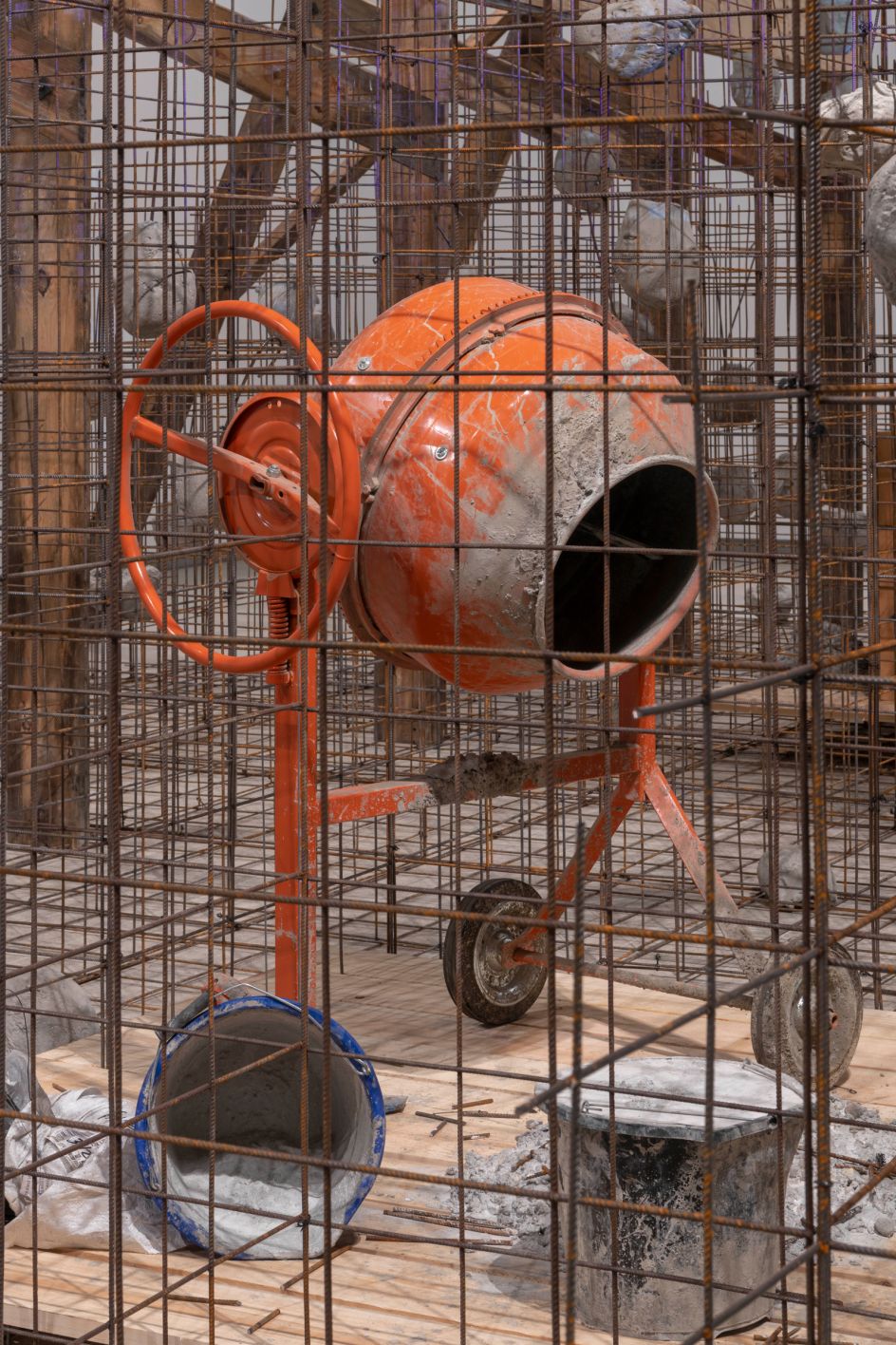 Installation view of Mike Nelson, Studio Apparatus for Kunsthalle Münster - A Thematic Instalment Observing the Calendrical Celebration of its Inception, 2014. Photo: Matt Greenwood. Courtesy the artist and the Hayward Gallery