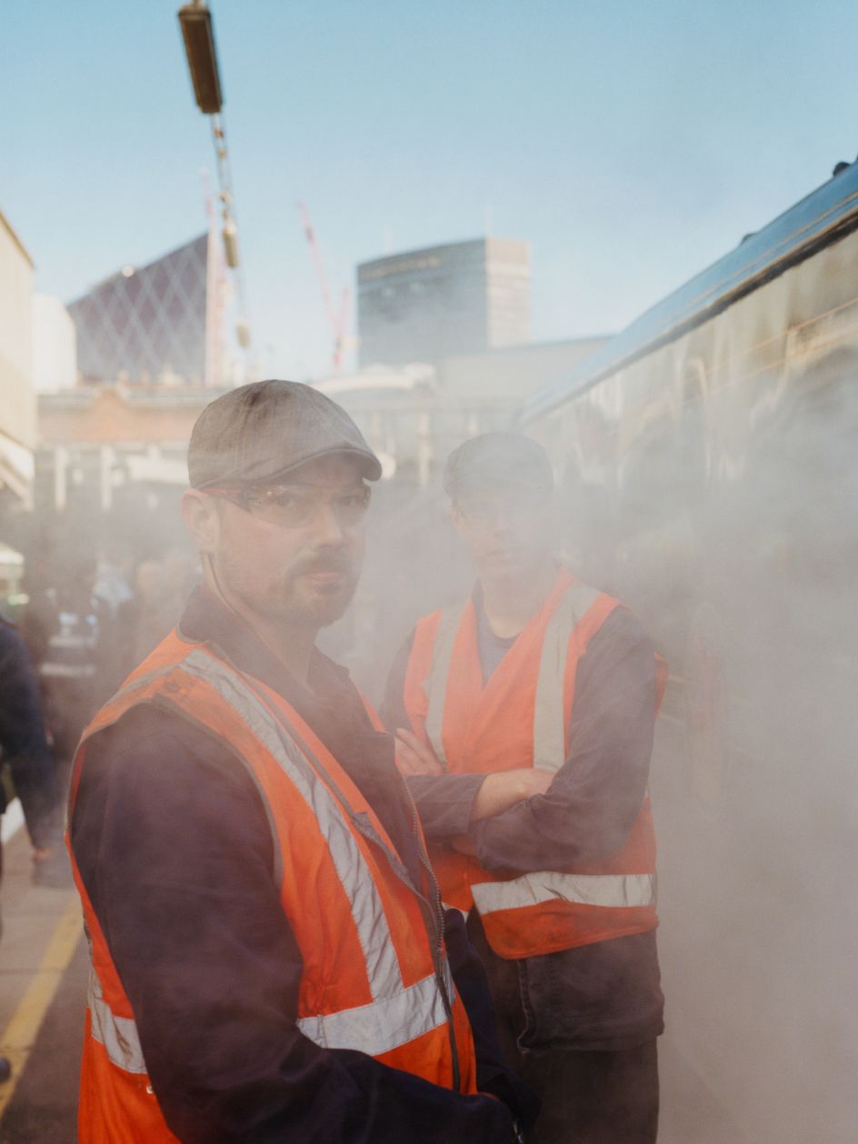 Engineers on standby by the Flying Scotsman, London Victoria © Freddie Miller
