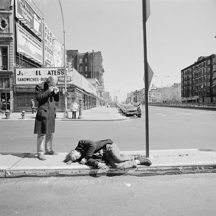 Photographing on the Bowery, NY, April 1977 © Meryl Meisler | All images courtesy of Meryl Meisler, The Storefront Project & Steven Kasher Gallery