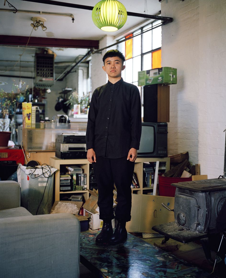 Kate Elliott Tigana Wesa Sari, born in Indonesia, living in London, 2012. Commissioned by The Photogrpahers’ Gallery for theworldinlondon.org.uk © Kate Elliott Courtesy the artist