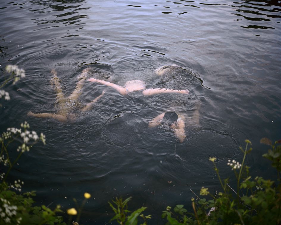 Girls Swimming at Dusk © Sian Davey. Courtesy of Michael Hoppen Gallery