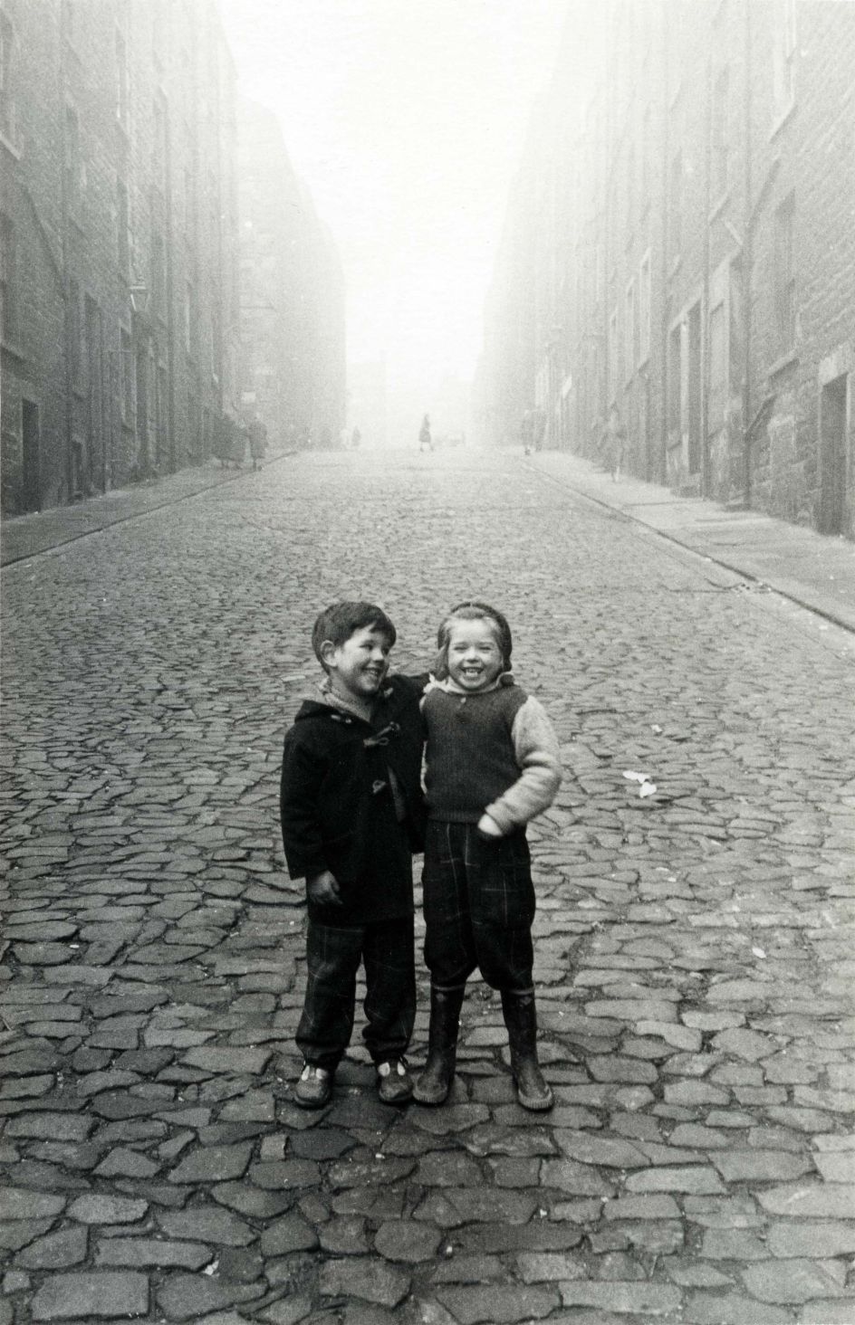 Robert Blomfield, Arthur Street Children, Edinburgh, 1966. © the artist