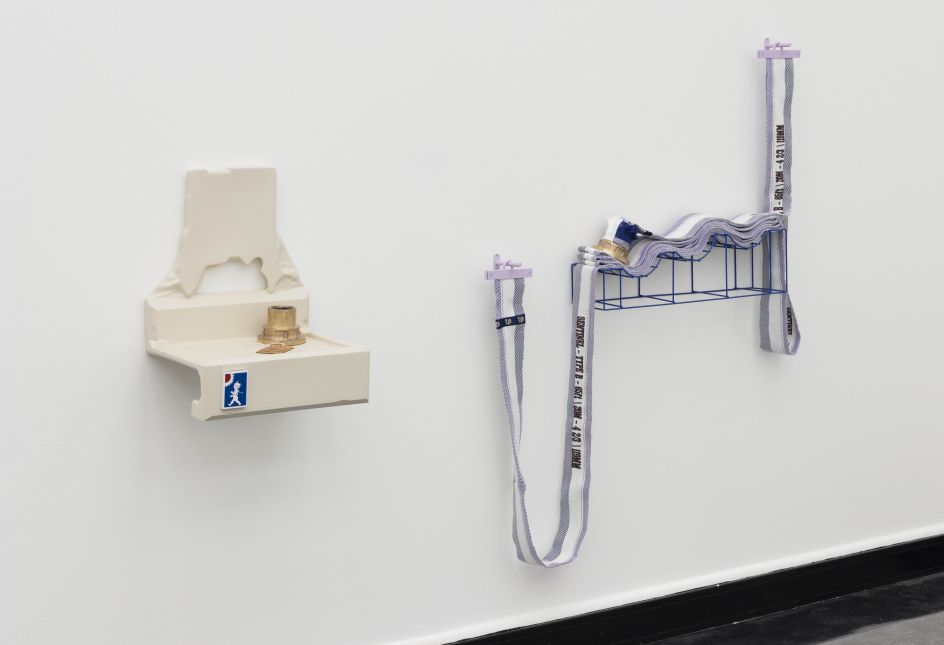 Magali Reus, Sentinel (Waterfall Plot), 2017. Photo: Plastiques. © The Artist. Courtesy The Artist and The Approach, London