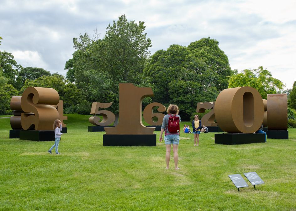 Robert Indiana, ONE through ZERO, 1980-2002, Waddington Custot , Frieze Sculpture 2019. Photo by Stephen White. Courtesy of Stephen White/Frieze