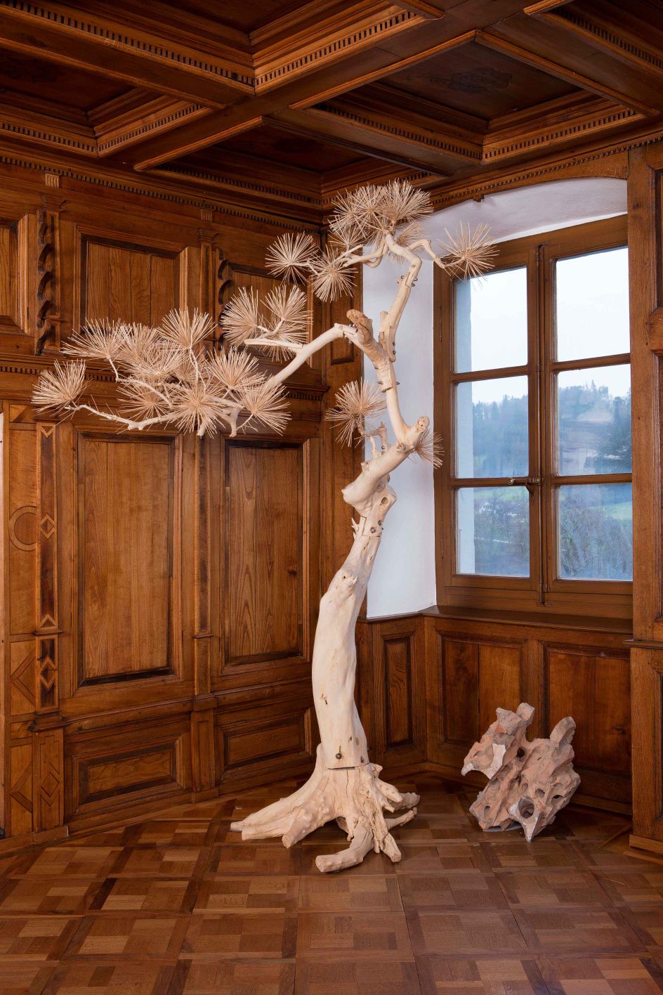 Shi Jinsong, Lack Pine Tree, 2011 Wood Courtesy Sigg Collection © Shi Jinsong