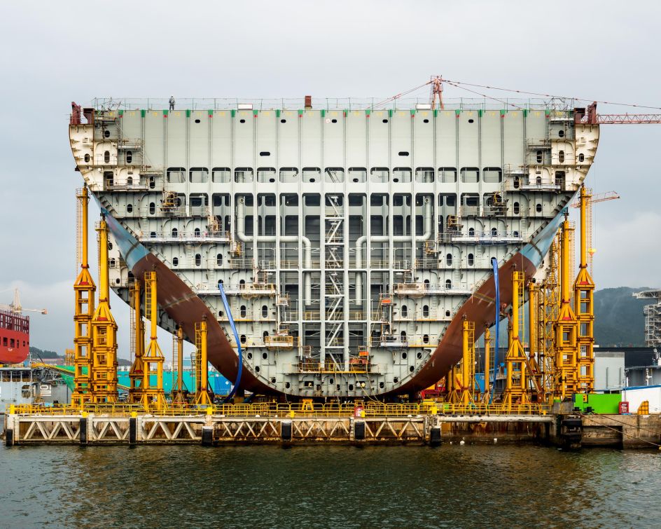Maersk Triple E container ship under construction; Daewoo Shipbuilding & Marine Engineering, South Korea © Alastair Philip Wiper