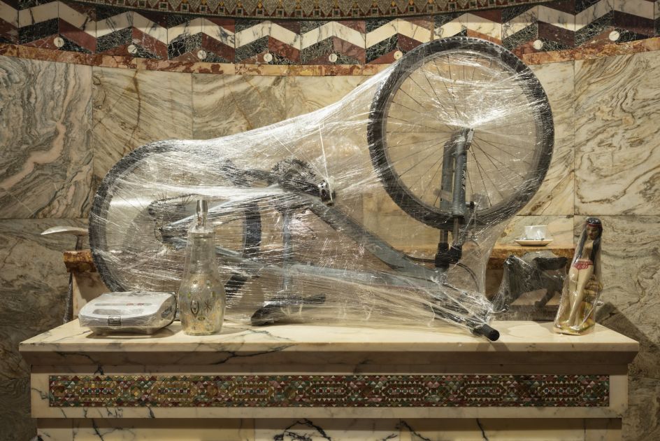 Pepe López: 'Crisálida’. Photography: Thierry Bal. Courtesy the artist and RUYA MAPS.