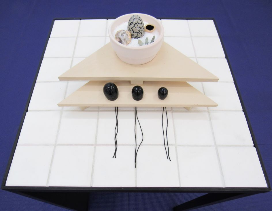 Alex Ebstein: Fad Bodies at VICTORI + MO, April 28 – June 4, 2017, Courtesy of the artist and VICTORI + MO