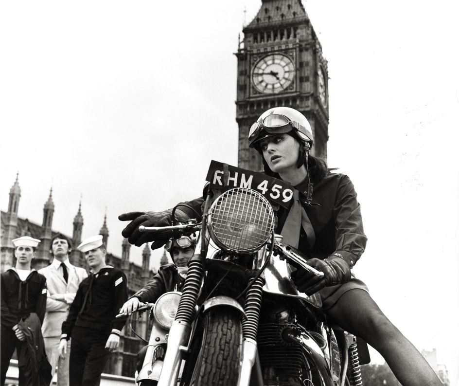 Gone by times, Renee at Westminster Bridge © Frank Habicht 2018