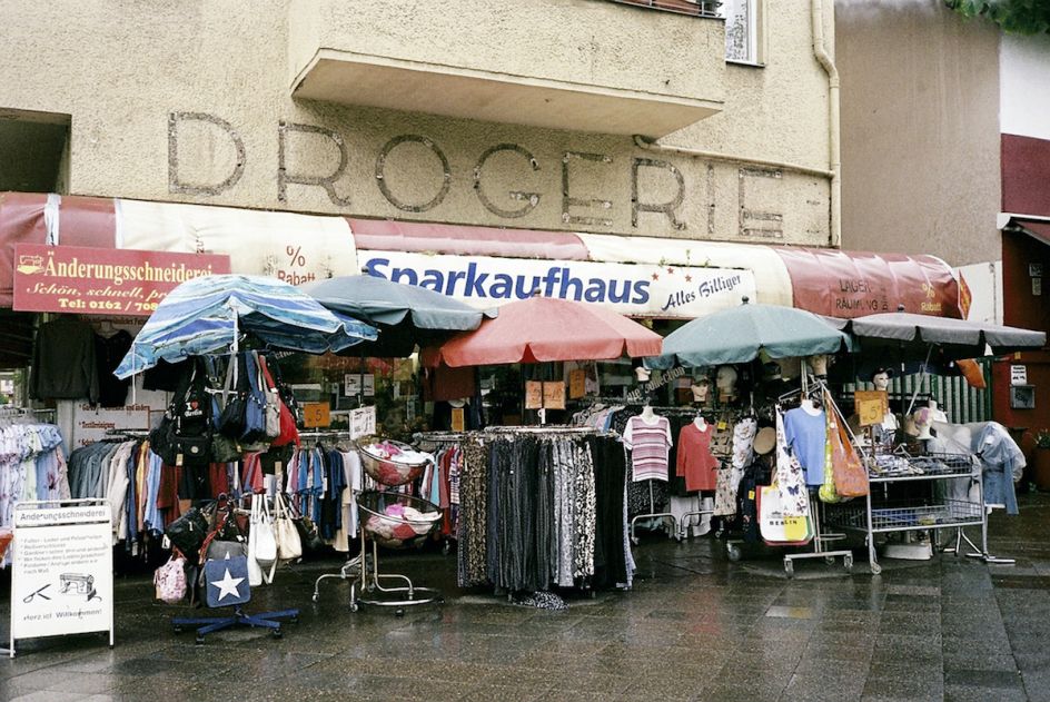 Tempelhof 3 JPG-Format (4.813 KB) 2500 x 1673 Pixel © Ama Split and Riky Kiwy