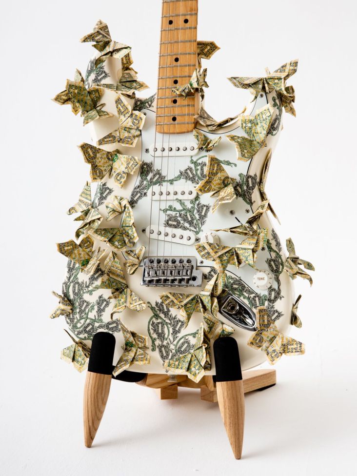 Guitar by Bran Symondson. Image © Louise Haywood-Schiefer