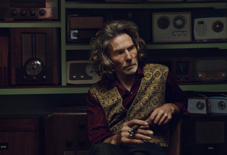 Radio Silence. © Gillian Hyland