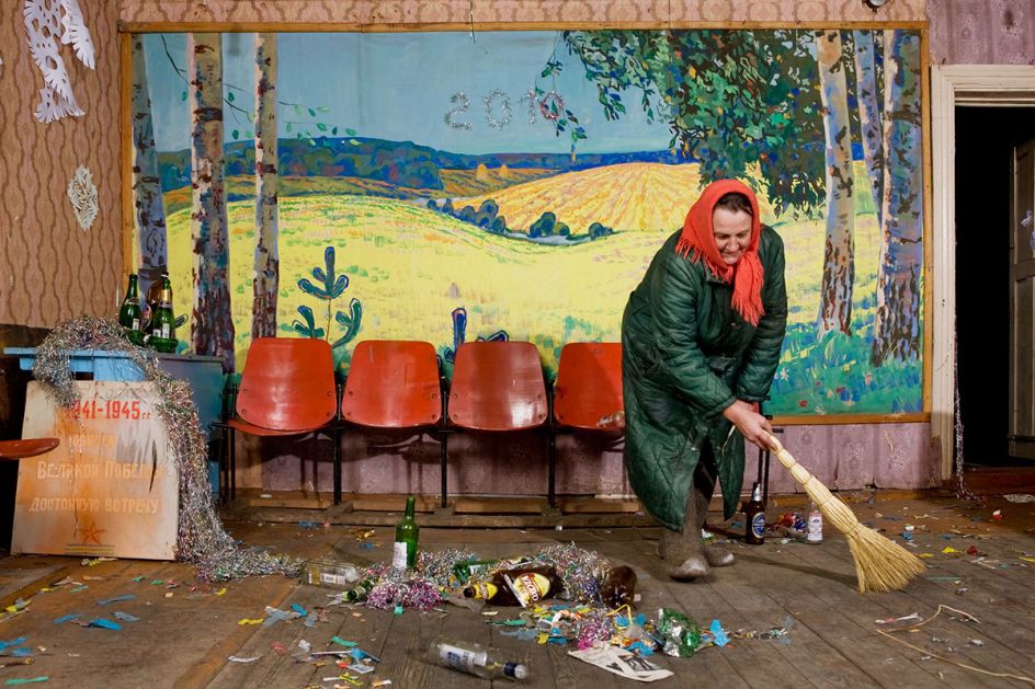 Cleaning Up, 2016 © Frank Herfort