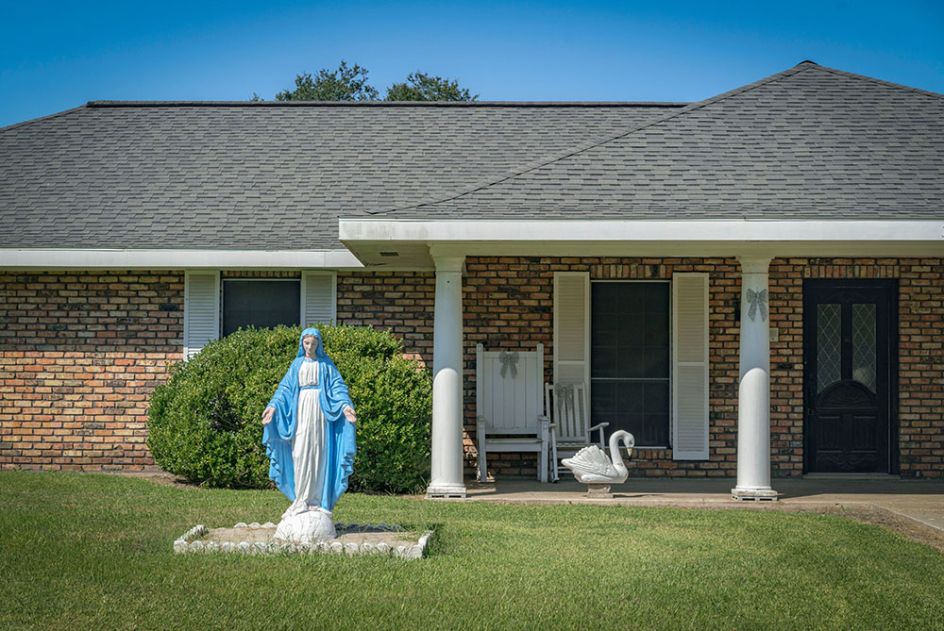 Acceptance, United States © Diana Karklin / Schilt Publishing