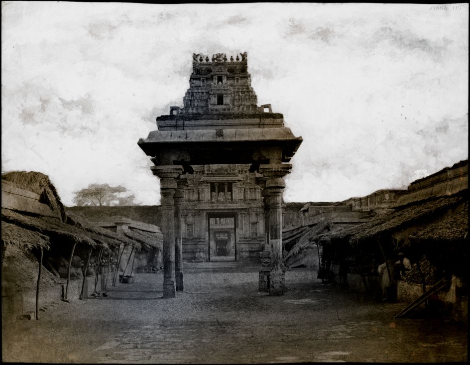 Thomas Ruff (b. 1958) Tripe_12 (Seeringham. Munduppum inside gateway) C-type print 2018 © Courtesy of Thomas Ruff and David Zwirner Gallery