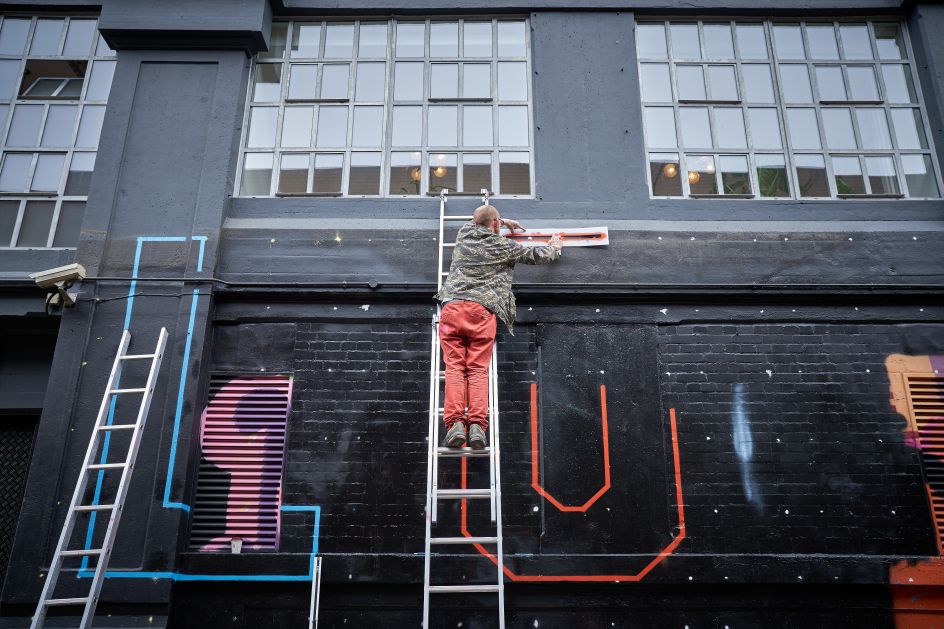 © Louis Thornton Film